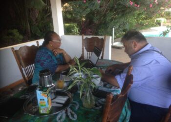 1e bespreking met Mme Sultan Fandie Minister van Landbouw en eigenaar